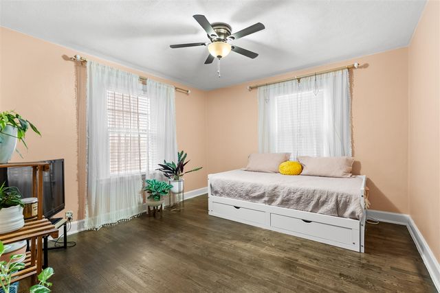 312 N Riverview Drive, Parchment, MI 49004