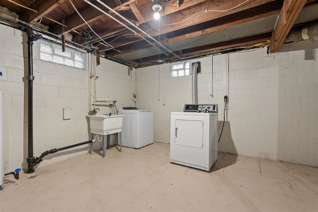 312 N Riverview Drive, Parchment, MI 49004