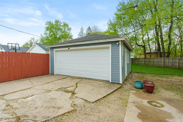 312 N Riverview Drive, Parchment, MI 49004