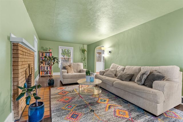 312 N Riverview Drive, Parchment, MI 49004