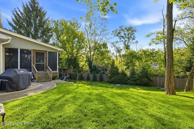 5204 Moccasin Trail, Louisville, KY 40207