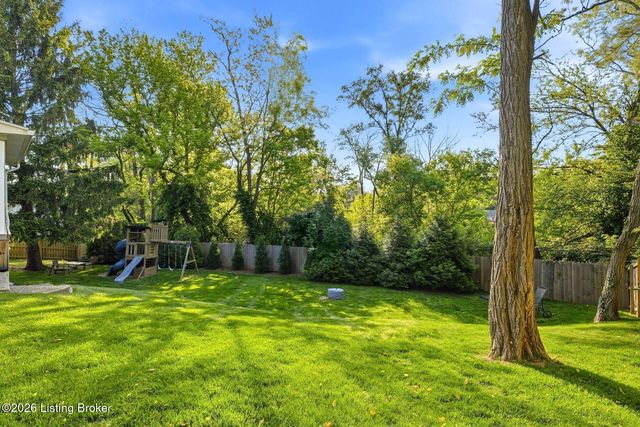 5204 Moccasin Trail, Louisville, KY 40207