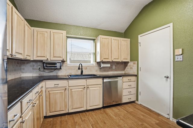 6004 Sundown Drive, Watauga, TX 76148