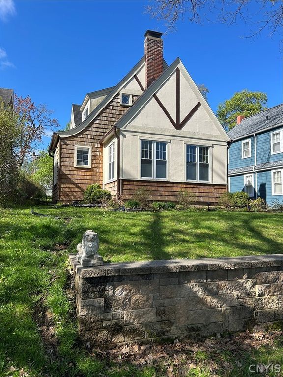 76 Ballantyne Brae, Utica, NY 13501