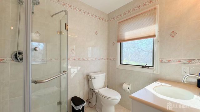 13 Lucille Court, Edison, NJ 08820
