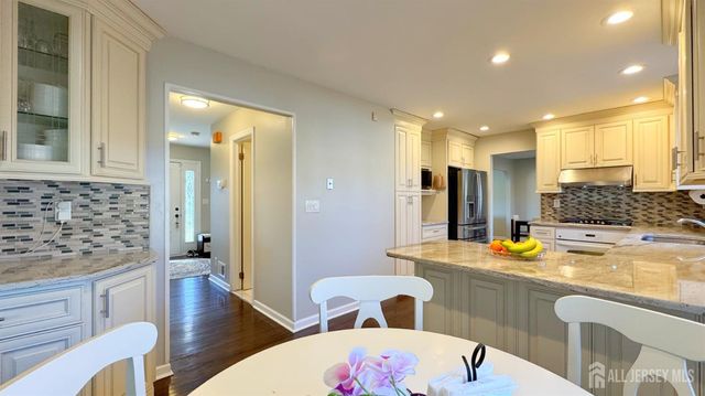 13 Lucille Court, Edison, NJ 08820