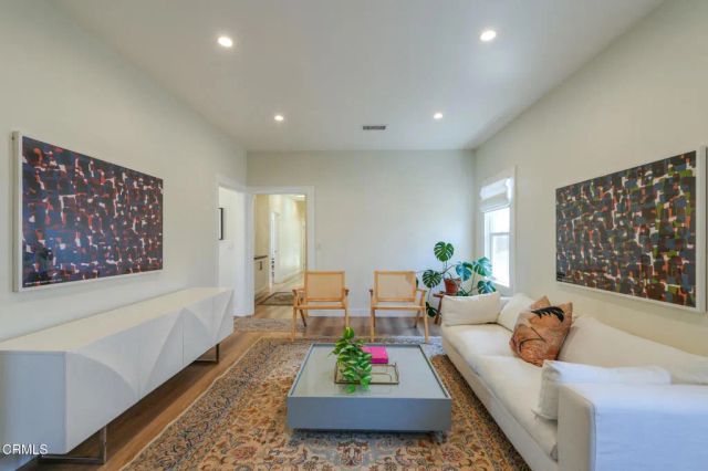 3958 Seneca Avenue, Los Angeles, CA 90039