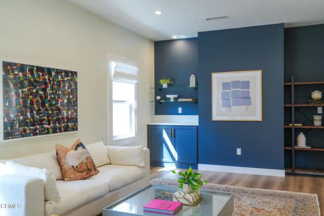 3958 Seneca Avenue, Los Angeles, CA 90039