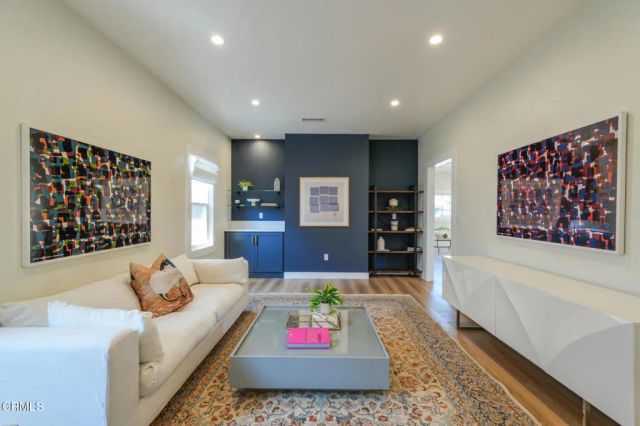 3958 Seneca Avenue, Los Angeles, CA 90039