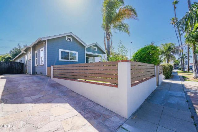 3958 Seneca Avenue, Los Angeles, CA 90039