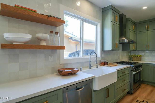 3958 Seneca Avenue, Los Angeles, CA 90039