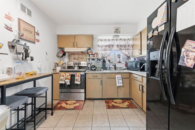 25344 Shiawassee Circle, Southfield, MI 48033