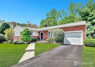 12 Windsor Drive, West Windsor, NJ 08550