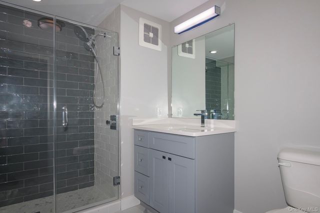 75 Circle Drive 93-205, Central Islip, NY 11722