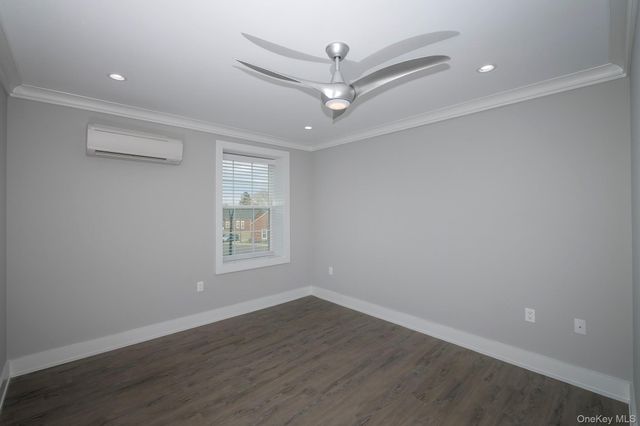 75 Circle Drive 93-205, Central Islip, NY 11722