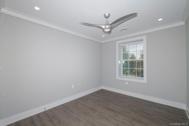 75 Circle Drive 93-205, Central Islip, NY 11722