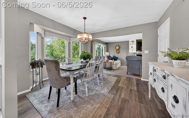 7841 Rampart Trail, Waterford, MI 48327