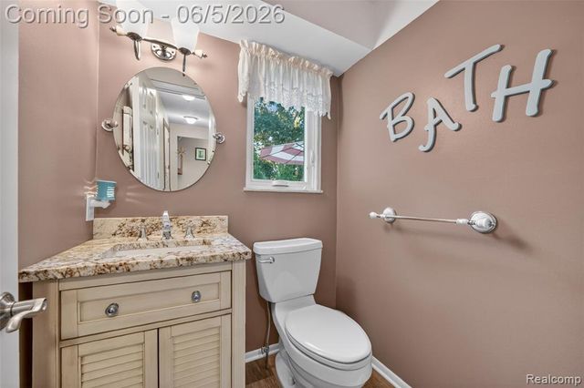 7841 Rampart Trail, Waterford, MI 48327