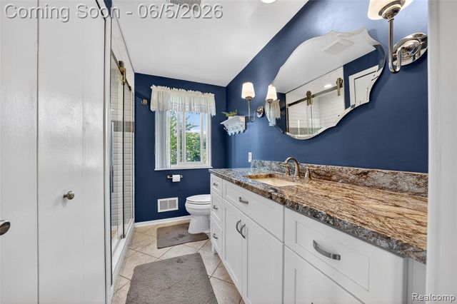7841 Rampart Trail, Waterford, MI 48327