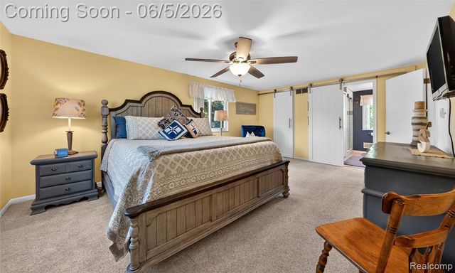 7841 Rampart Trail, Waterford, MI 48327