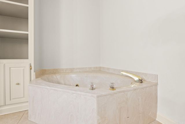 13818 Longtree Drive, Little Rock, AR 72212