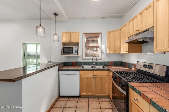 1249 E Waverly Street, Tucson, AZ 85719