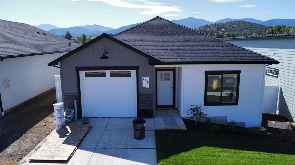 645 Terrazzo Way, Medford, OR 97501