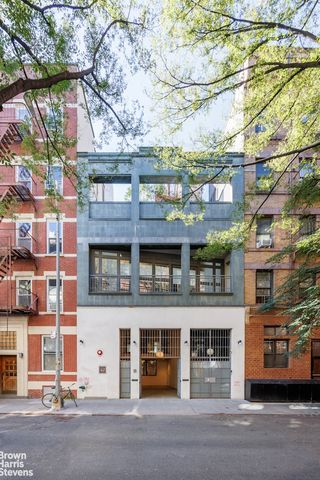 42 DOWNING Street, New York City, NY 10014