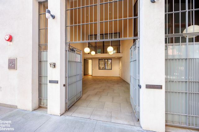 42 DOWNING Street, New York City, NY 10014