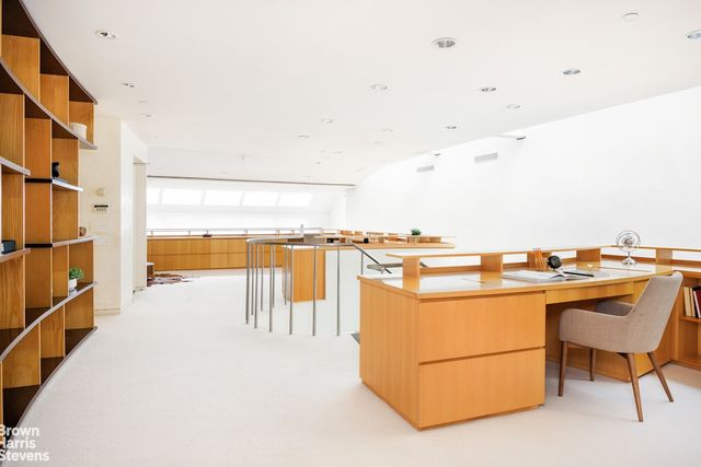 42 DOWNING Street, New York City, NY 10014