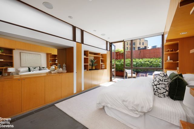 42 DOWNING Street, New York City, NY 10014