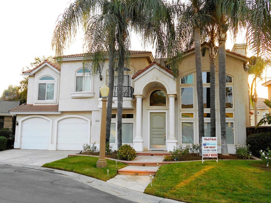 7210 N Michelle, Fresno, CA 93720