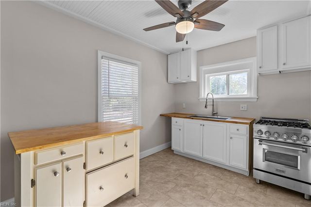 18 Beverly ST, Hampton, VA 23669