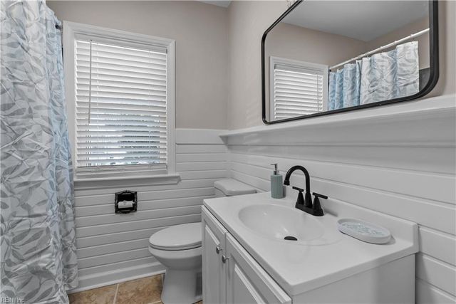 18 Beverly ST, Hampton, VA 23669