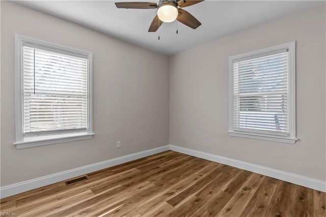 18 Beverly ST, Hampton, VA 23669