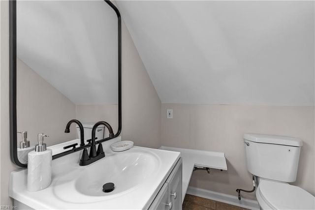 18 Beverly ST, Hampton, VA 23669