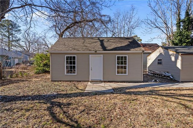 18 Beverly ST, Hampton, VA 23669