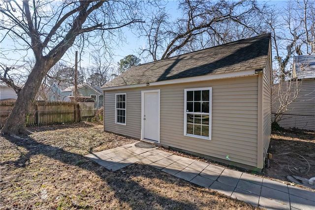 18 Beverly ST, Hampton, VA 23669