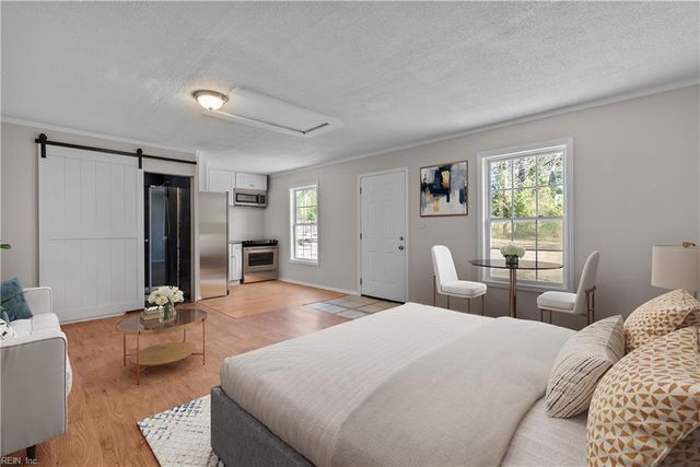 18 Beverly ST, Hampton, VA 23669