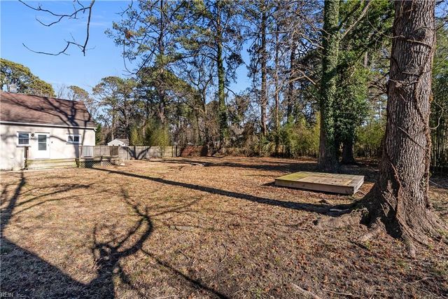 18 Beverly ST, Hampton, VA 23669