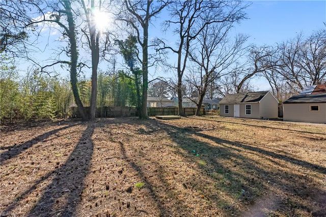 18 Beverly ST, Hampton, VA 23669