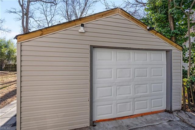 18 Beverly ST, Hampton, VA 23669