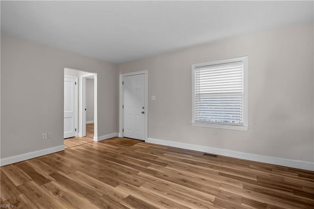 18 Beverly ST, Hampton, VA 23669