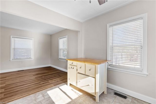 18 Beverly ST, Hampton, VA 23669