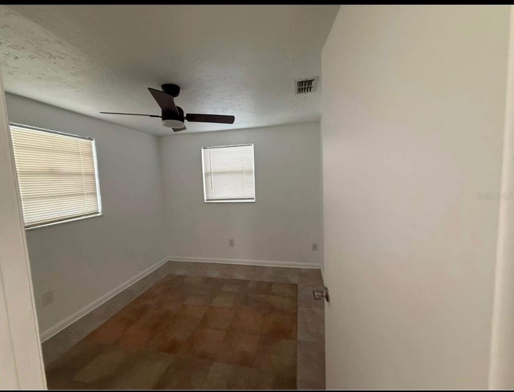 Image 9 of property listing at 7210 N HUBERT AVENUE, Tampa, FL 33614