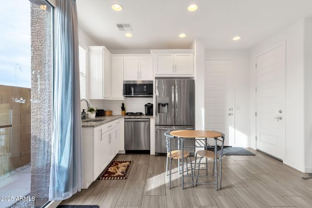 3829 S 64TH Drive, Phoenix, AZ 85043