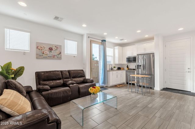 3829 S 64TH Drive, Phoenix, AZ 85043