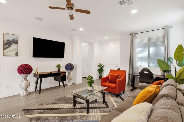 3829 S 64TH Drive, Phoenix, AZ 85043