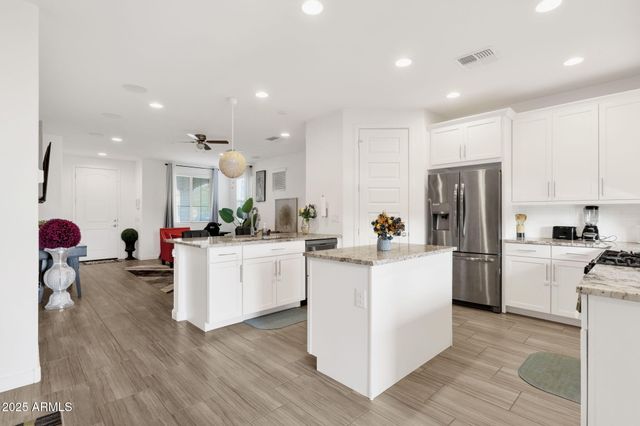 3829 S 64TH Drive, Phoenix, AZ 85043