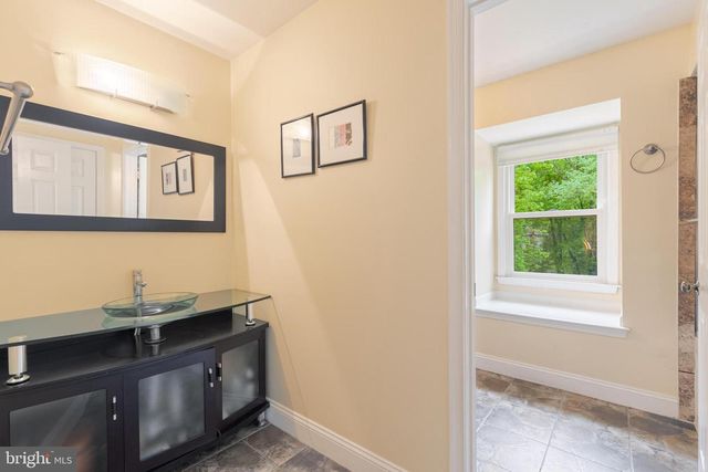 820 RIDGE DR, Mclean, VA 22101